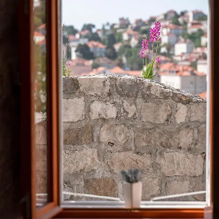 Imperia - Chic! Place With Balcony Apartment *