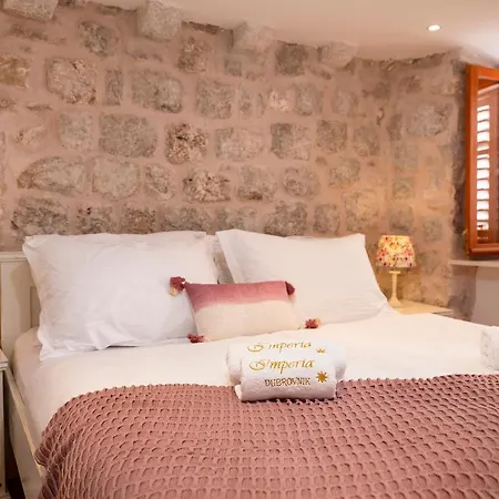Imperia - Chic! Place With Balcony Apartment *