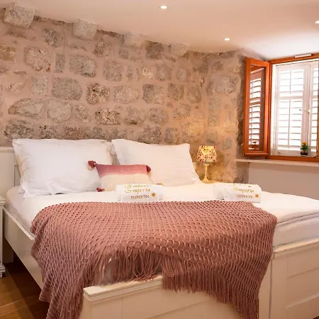 Imperia - Chic! Place With Balcony, Self Check In 0-24h & Free Luggage Storage *