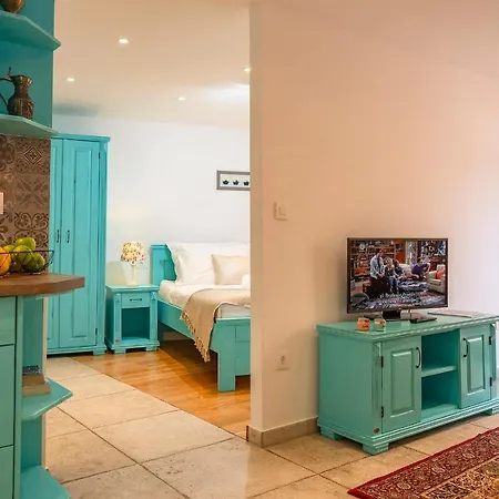 Imperia - Chic! Place With Balcony, Self Check In 0-24h & Free Luggage Storage